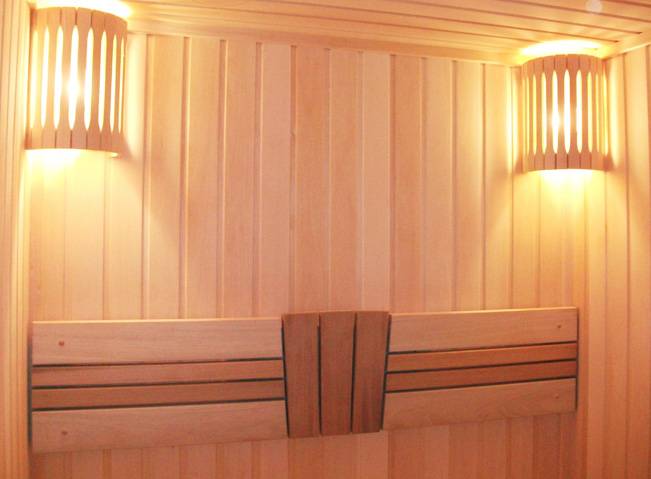 Как выбрать и установить влагозащищенные светильники для бани и сауны