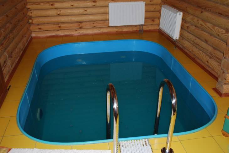 Пристройка бассейна к бане: типы резервуаров, которые можно пристроить, типы пристроек, а также сложности для бани с пристроенным бассейном