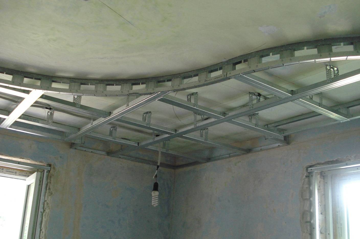 Потолок из гипсокартона с подсветкой своими руками-обучение гипсокартонным работам