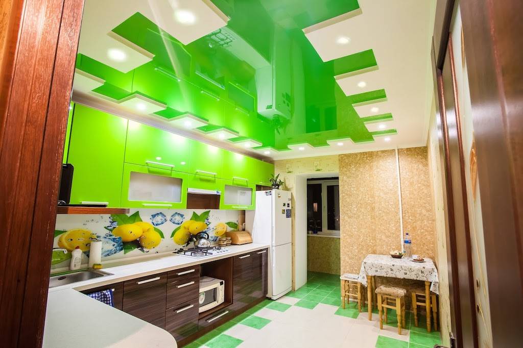 Какие потолки лучше сделать в квартире: варианты, материалы, дизайн