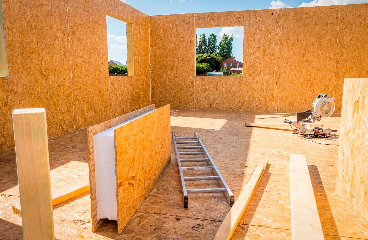 Как построить дом из плит ОСБ своими руками: Преимущества и недостатки - Обзор