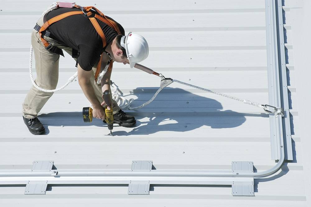 Безопасность работ на крыше