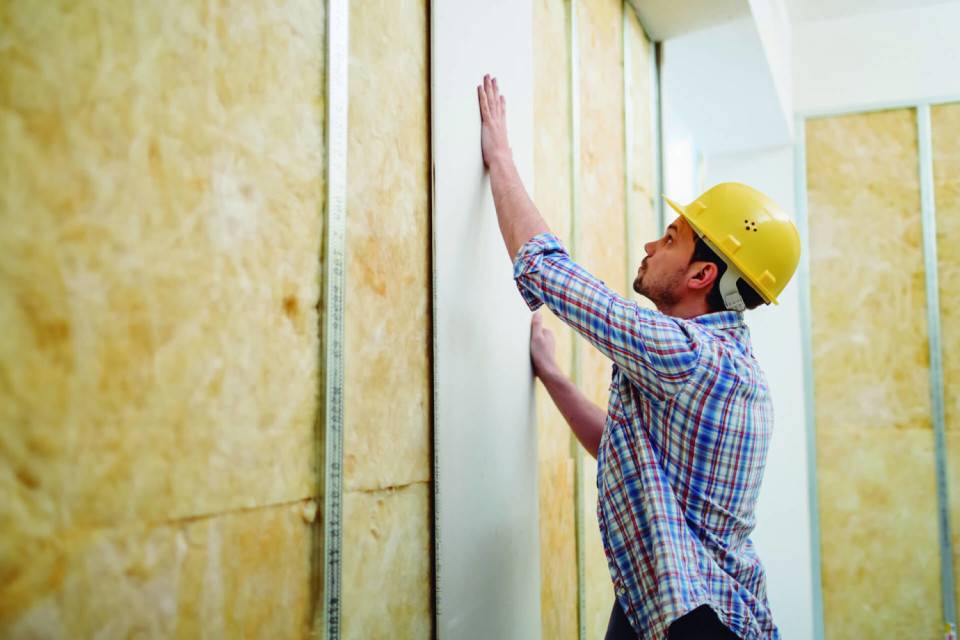 Выравнивание стен штукатуркой: как правильно выровнять своими руками, как выравнивать и какая продукция лучше