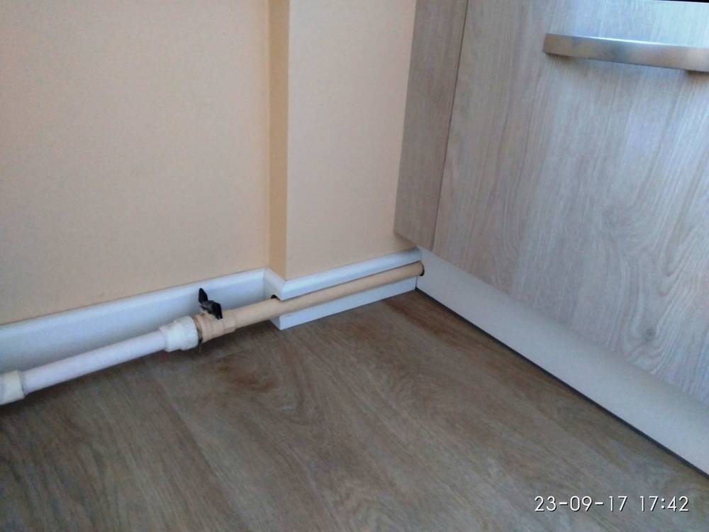 Как задекорировать трубу отопления в комнате решения и фото. как спрятать трубы отопления в доме или квартире
