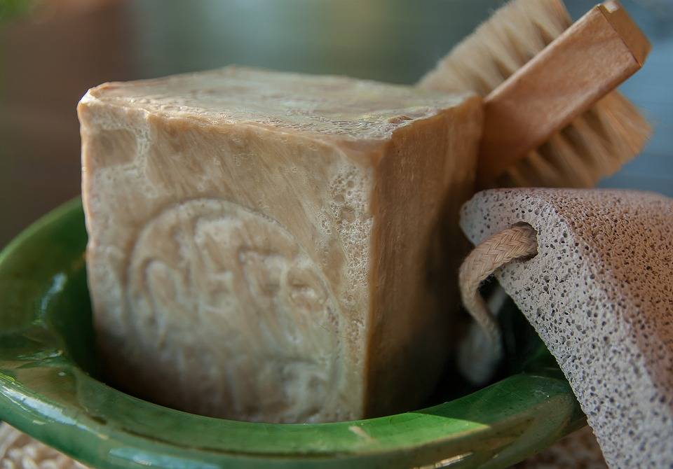12 способов, как можно использовать хозяйственное мыло