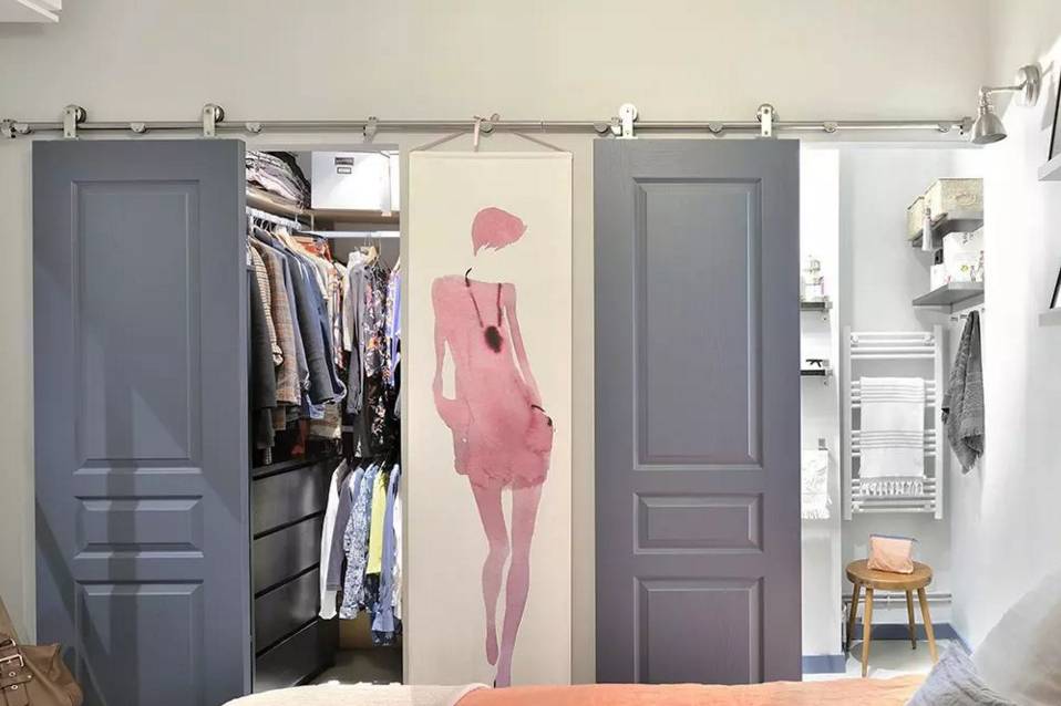 Шкаф в комнату девушки: самых практичные и удобные модели