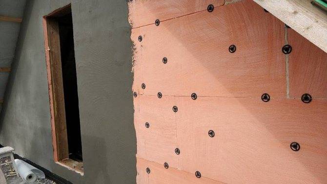 Как крепить пеноплекс к стене: характеристики материала, правила и способы монтажа