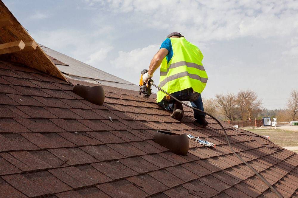 Обзор материалов для покрытия крыши частного дома по ценовым категориям
