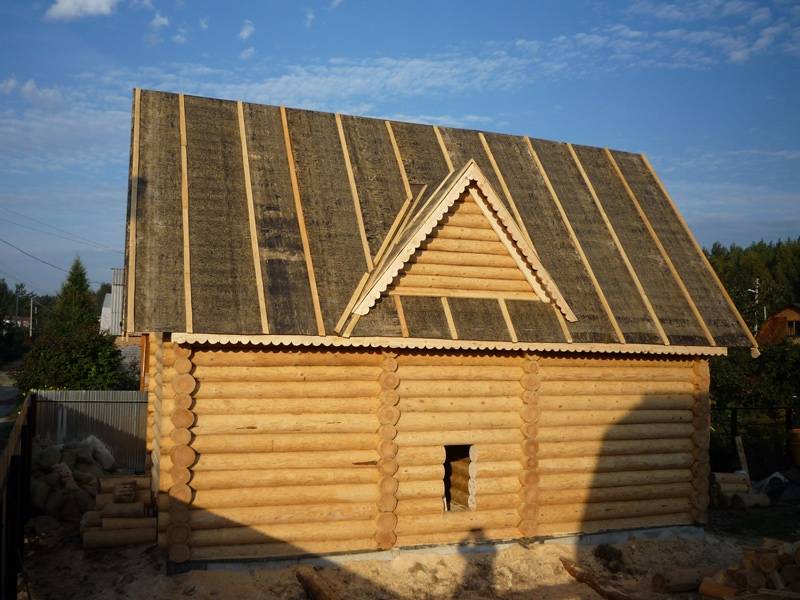 Чем покрыть крышу дома чтобы было недорого и качественно
