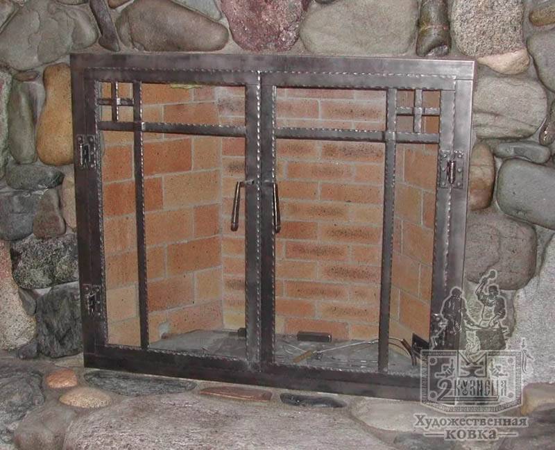 Дверцы для каминов и печей со стеклом: виды и особенности