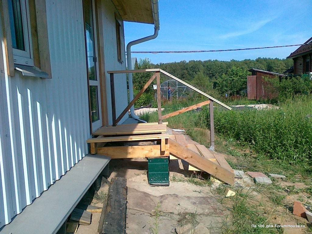 Крыльцо из дерева к дому своими руками - проекты: (63 фото)  изготовление дачного деревянного крыльца для частного жилища, как сделать ступени для уличной лестницы