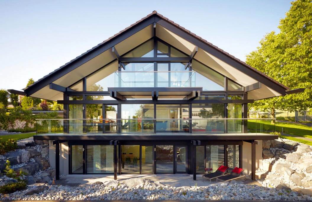 Варианты проектов и специфика строительства стеклянных домов