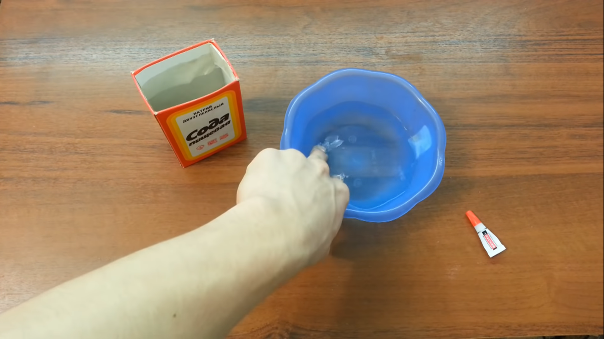 25 способов, как лучше убрать клей «момент» с рук, чем можно оттереть и отмыть