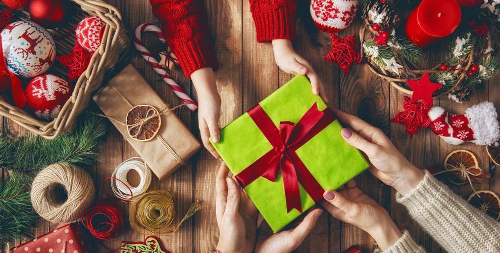 10 идей подарков на новый год: как всех порадовать и сэкономить