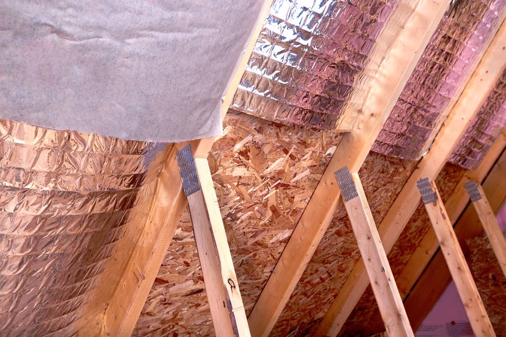 Утепление крыши бани и потолка: чем лучше изолировать, проведение работ своими руками