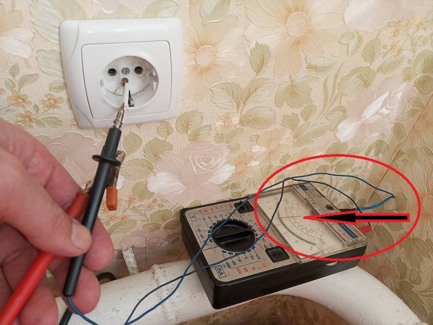 Как найти провод в стене с помощью детектора и без прибора