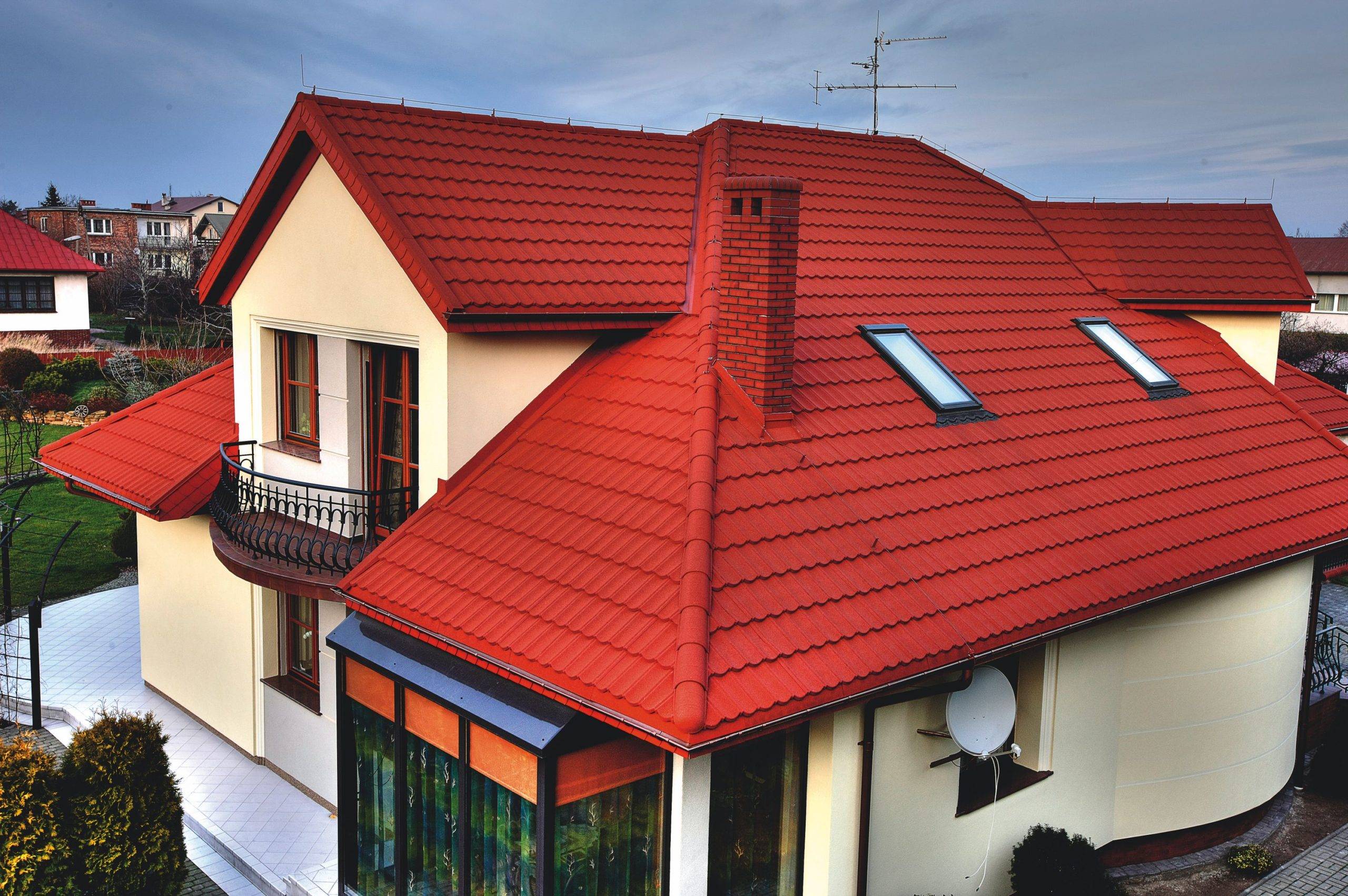 Чем покрыть дом снаружи и выбор покрытия крыши дома: сайдингом, пенополиуретаном, металлочерепицой - Обзор