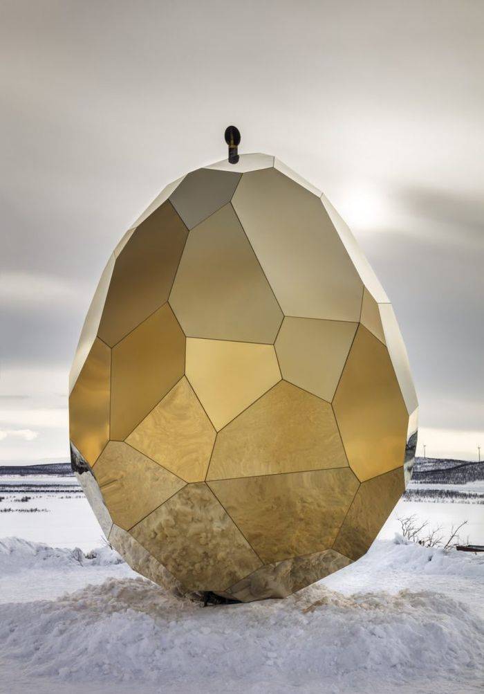 Сауна в виде золотого яйца — Solar Egg