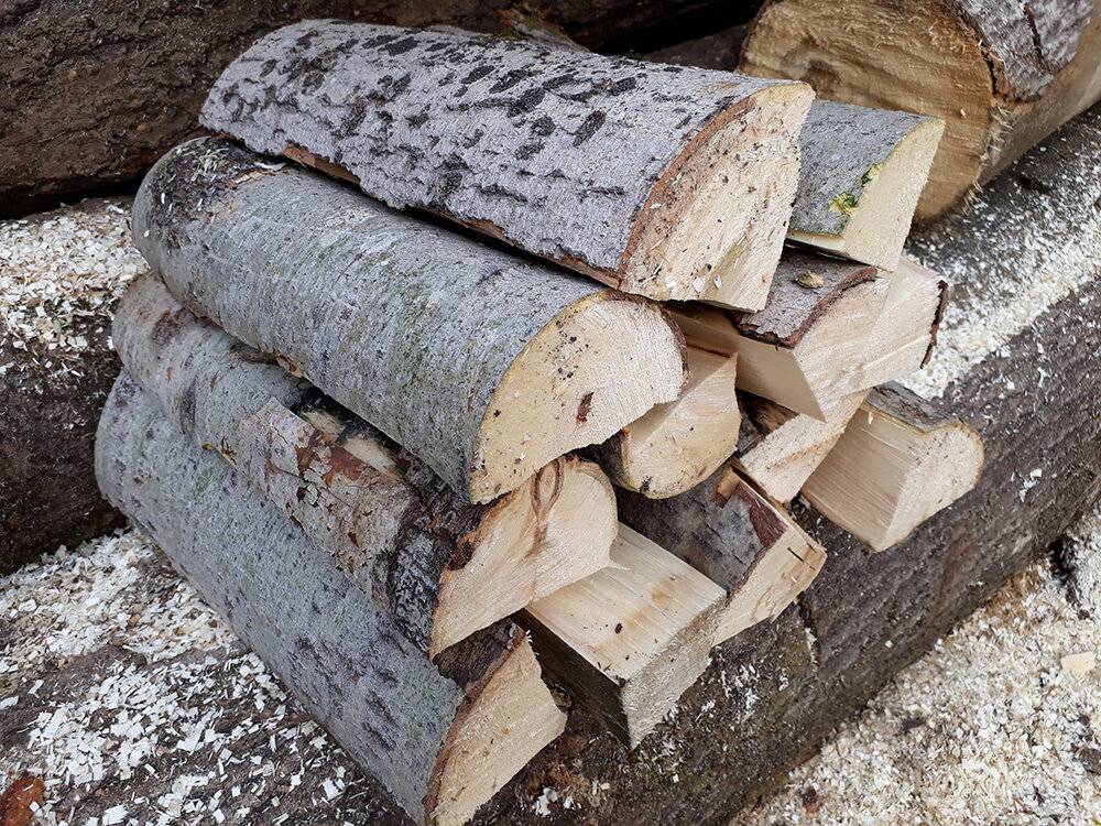 Какие дрова лучше для печки: плюсы и минусы дубовых, берёзовых и еловых поленьев для отопления частного дома